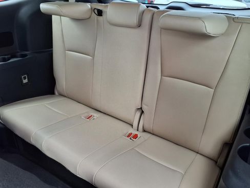 Used 2021 Toyota Highlander Platinum FWD image 18