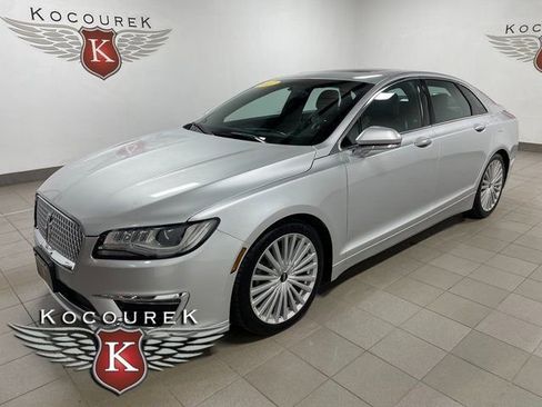 Used 2017 Lincoln MKZ Reserve FWD image 3