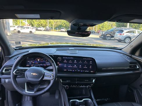 Used 2025 Chevrolet Traverse High Country w/ LPO, Floor Liner Package AWD/4WD image 19