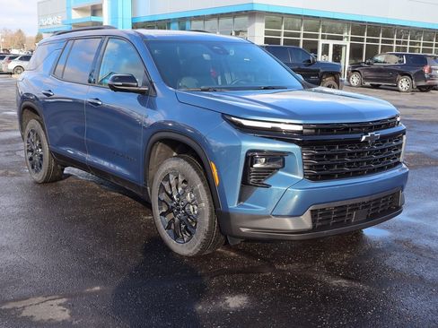New 2026 Chevrolet Traverse LT w/ Midnight/Sport Edition image 2