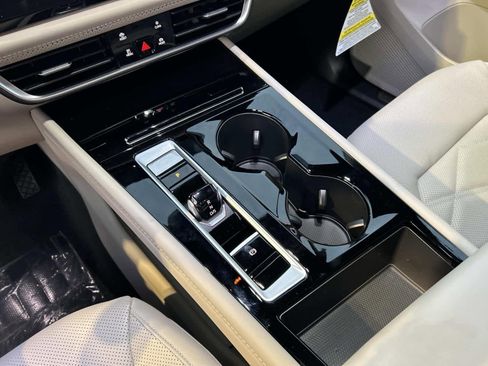 New 2026 Volkswagen Atlas SE FWD image 22