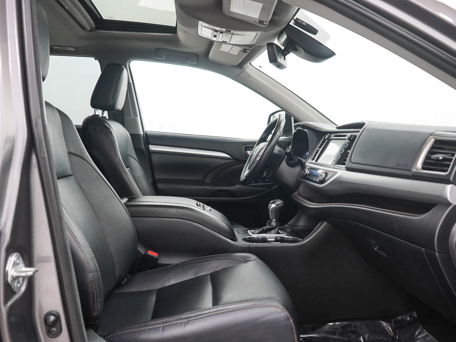 Used 2018 Toyota Highlander XLE AWD/4WD image 13