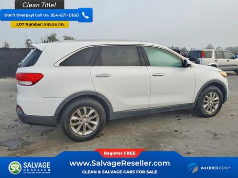 Used 2017 Kia Sorento w/ LX Convenience Package image 4