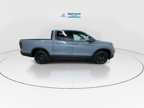 New 2026 Honda Ridgeline Black Edition image 3