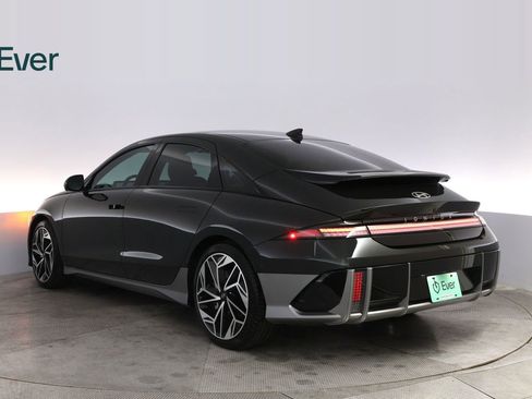 Used 2023 Hyundai Ioniq 6 Limited image 17