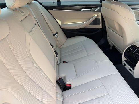 Used 2023 BMW 530i w/ Premium Package RWD image 31