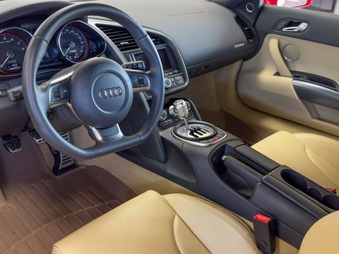 Used 2010 Audi R8 V10 image 44