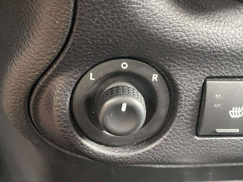 Used 2017 Jeep Wrangler Unlimited Sahara AWD/4WD image 17