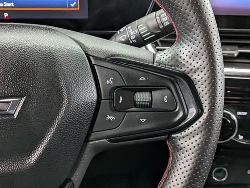 Used 2025 Chevrolet Trax RS w/ Driver Confidence Package FWD image 24