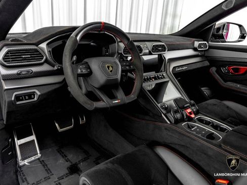 Used 2023 Lamborghini Urus Performante image 33