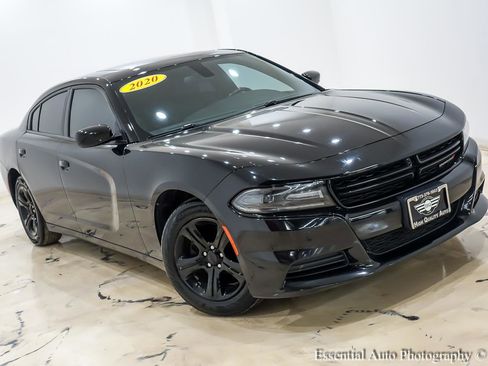Used 2020 Dodge Charger SXT w/ Leather Interior Group image 4
