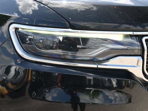 Used 2023 Jeep Wagoneer L Series II image 12