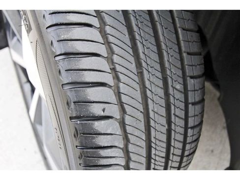 Used 2025 Volvo XC40 B5 Plus w/ Protection Package Premier image 28