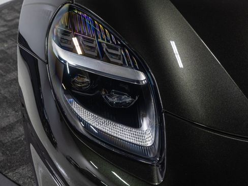 Used 2025 Aston Martin Vanquish image 15