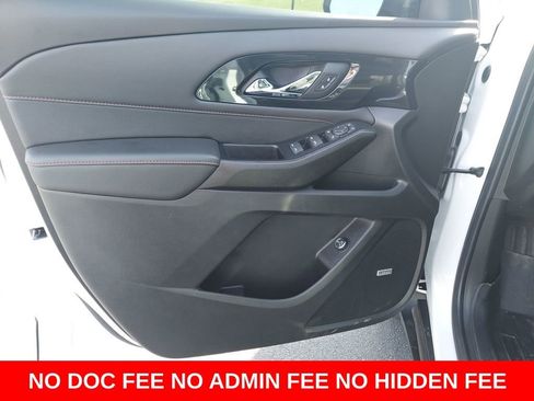 Used 2023 Chevrolet Traverse RS AWD/4WD image 19