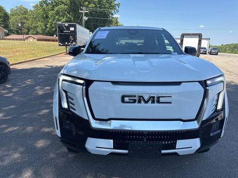 Used 2025 GMC Sierra EV Denali AWD/4WD image 8