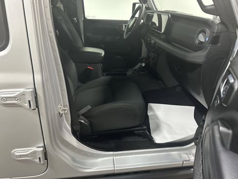 Used 2024 Jeep Wrangler Unlimited Rubicon 4xe AWD/4WD image 30