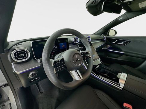 Used 2025 Mercedes-Benz C 300 4MATIC Sedan image 9