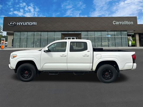 Used 2022 Toyota Tacoma SR AWD/4WD image 8
