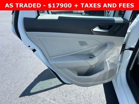 Used 2023 Volkswagen Jetta SE FWD image 13