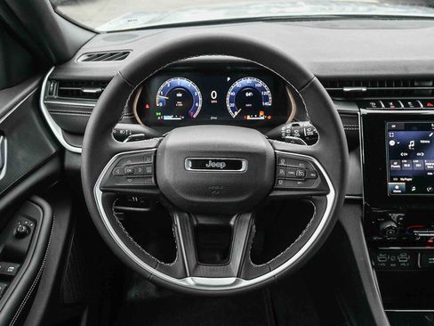 New 2025 Jeep Grand Cherokee L Laredo w/ Trailer Tow Package image 19