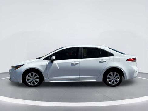 Used 2024 Toyota Corolla LE FWD image 3