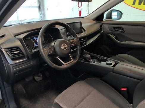 Used 2022 Nissan Rogue S image 10