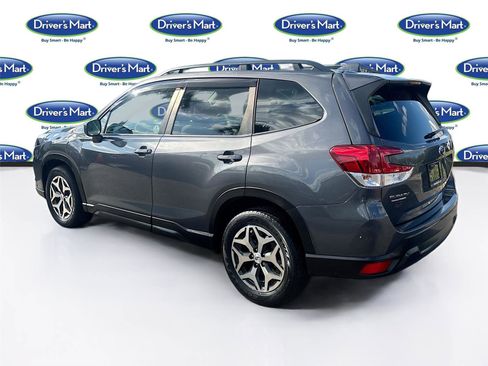 Used 2022 Subaru Forester Premium image 6
