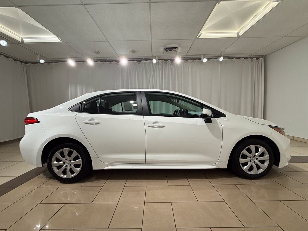 Certified 2025 Toyota Corolla LE FWD image 6