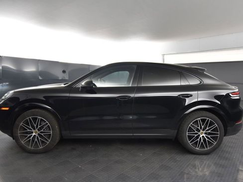 Used 2024 Porsche Cayenne Coupe AWD/4WD image 2