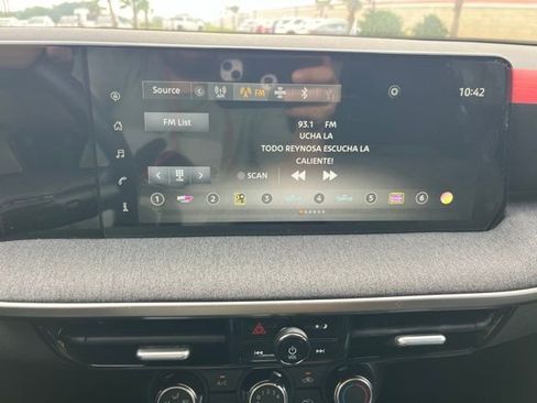 Used 2025 Nissan Kicks SV FWD image 10