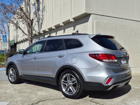 Used 2017 Hyundai Santa Fe FWD image 11