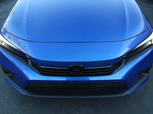 Used 2023 Honda Civic Sport image 9