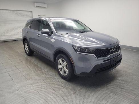 Used 2022 Kia Sorento LX AWD/4WD image 11