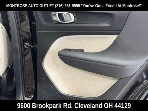 Used 2023 Volvo XC40 B5 Plus w/ Climate Package AWD/4WD image 44