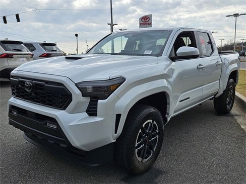 New 2025 Toyota Tacoma TRD Sport image 3
