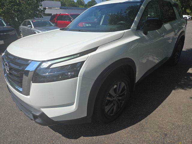 Certified 2024 Nissan Pathfinder S AWD/4WD image 1