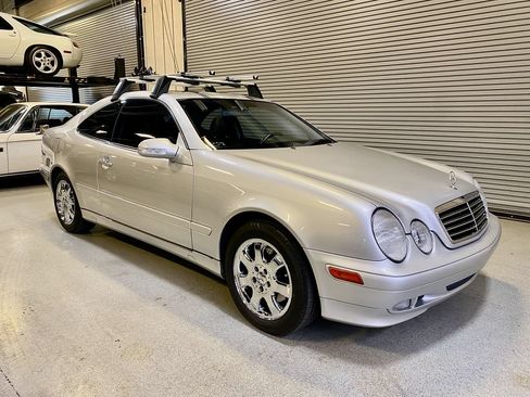 Used 2000 Mercedes-Benz CLK 320 Coupe image 13