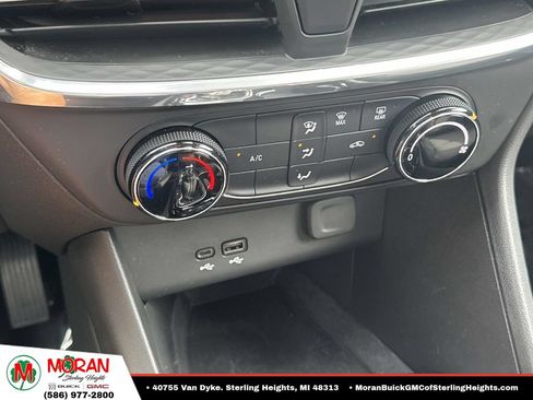 Used 2024 Buick Encore GX Preferred AWD/4WD image 25