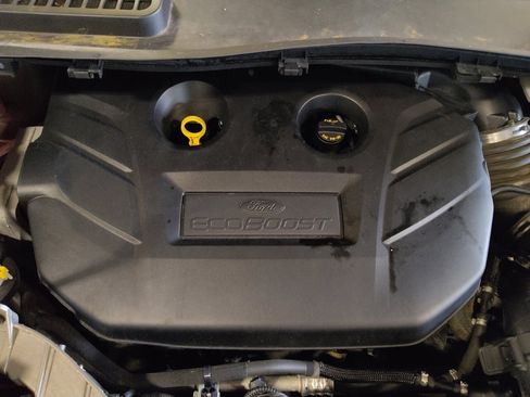 Used 2018 Ford Escape Titanium w/ Ford Safe & Smart Package FWD image 30