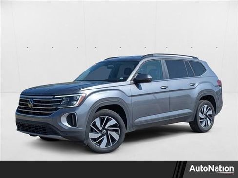Used 2025 Volkswagen Atlas SE image 1