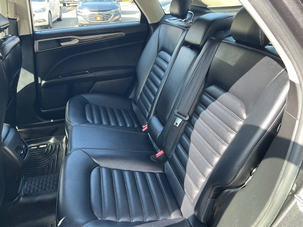 Used 2019 Ford Fusion SEL FWD image 21