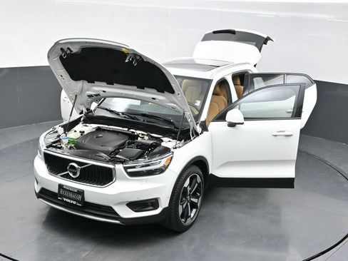 Used 2019 Volvo XC40 T5 Momentum AWD/4WD image 40