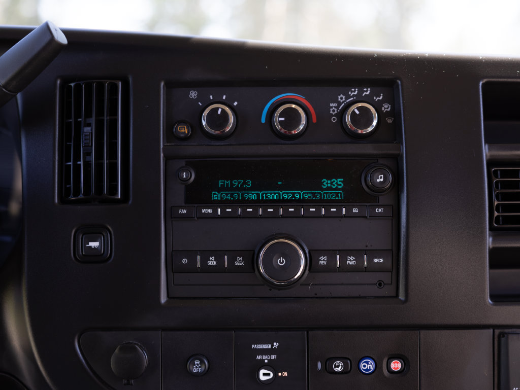 Used 2025 Chevrolet Express 3500 LS RWD image 19