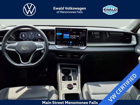Certified 2025 Volkswagen Tiguan SE w/ Panoramic Sunroof Package AWD/4WD image 21