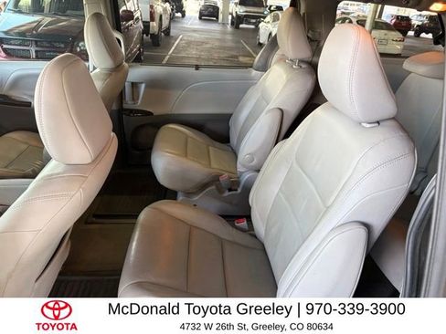 Used 2017 Toyota Sienna XLE w/ XLE Navigation Package AWD/4WD image 10