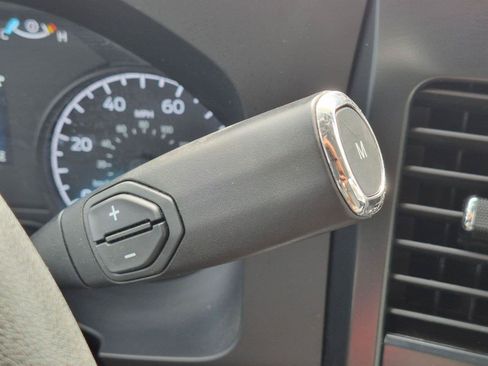 Used 2025 Ford F250 XL AWD/4WD image 9