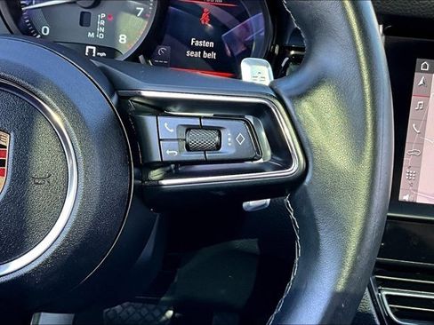 Used 2024 Porsche Macan image 12