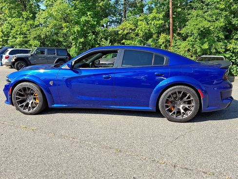 Used 2022 Dodge Charger SRT Hellcat w/ Alcantara Interior Package RWD image 2