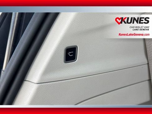 Used 2023 Chrysler Voyager LX FWD image 23